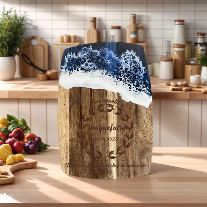 Planche à Découper Personnalisable en Résine et Bois avec Design de Vague de Mer