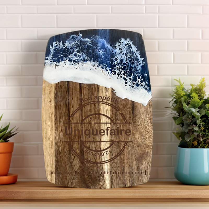 Planche à Découper Personnalisable en Résine et Bois avec Design de Vague de Mer