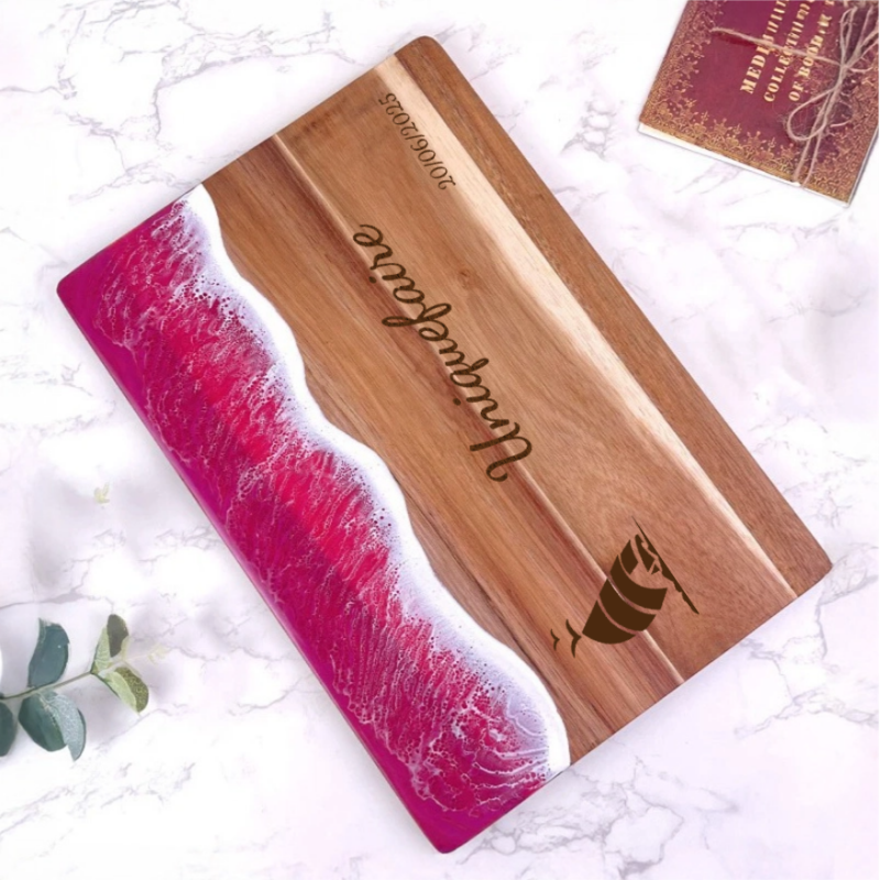 Planche à Découper Personnalisble en Résine et Bois avec Design de Vague de Mer