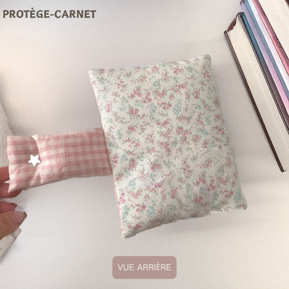 Protège-carnet de santé personnalisé avec nom brodé à motif fleuri