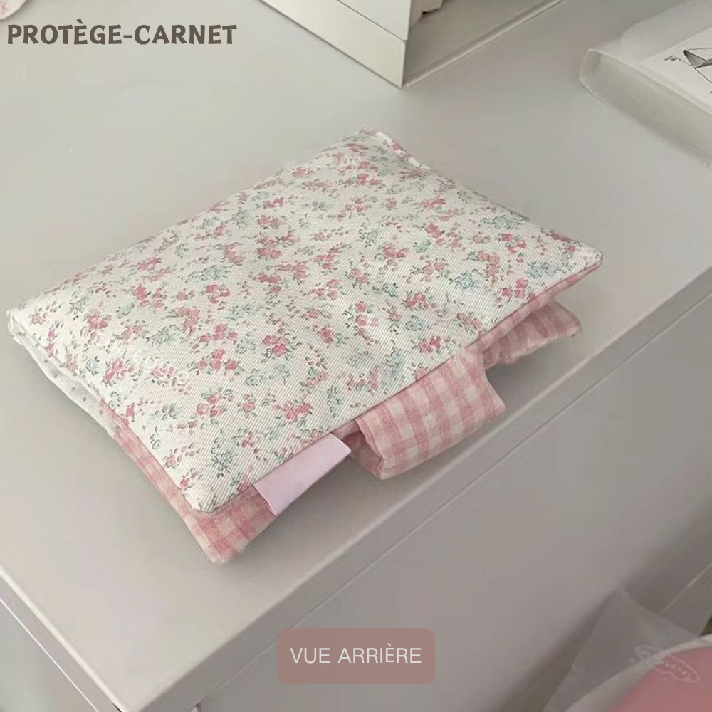 Protège-carnet de santé personnalisé avec nom brodé à motif fleuri