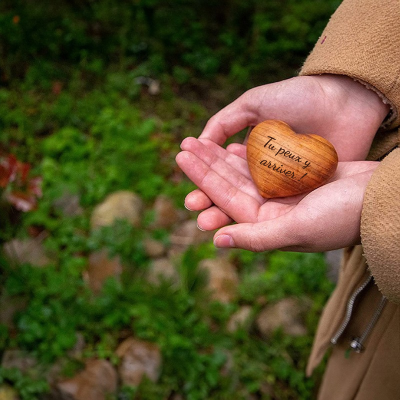 Déco Cœur en Bois avec Inscription Personnalisée Cadeau Porte-bonheur