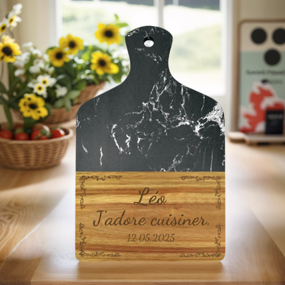 Planche à découper avec poignée en marbre et bois