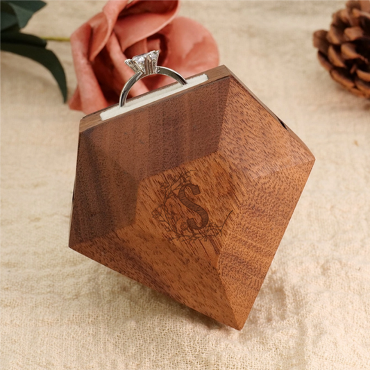 Boîte à Bagues en Bois Personnalisée avec Initial Gravé