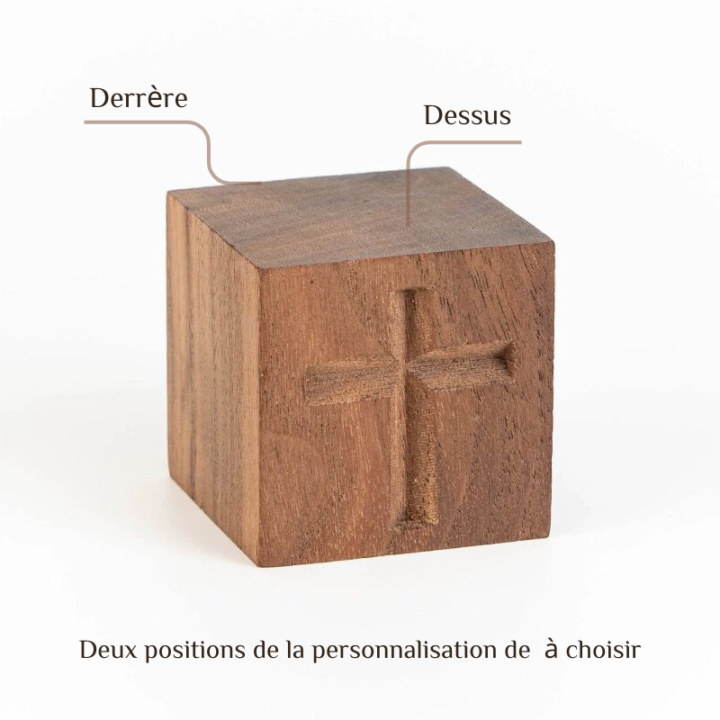 Diffuseur d'Huiles Essentielles sans Flamme en Bois avec Croix Gravéé Personnalisé avec Nom