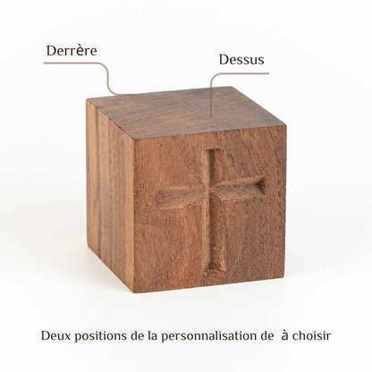 Diffuseur d'Huiles Essentielles sans Flamme en Bois avec Croix Gravéé Personnalisé avec Nom