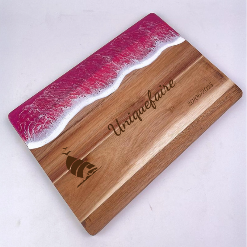 Planche à Découper Personnalisble en Résine et Bois avec Design de Vague de Mer