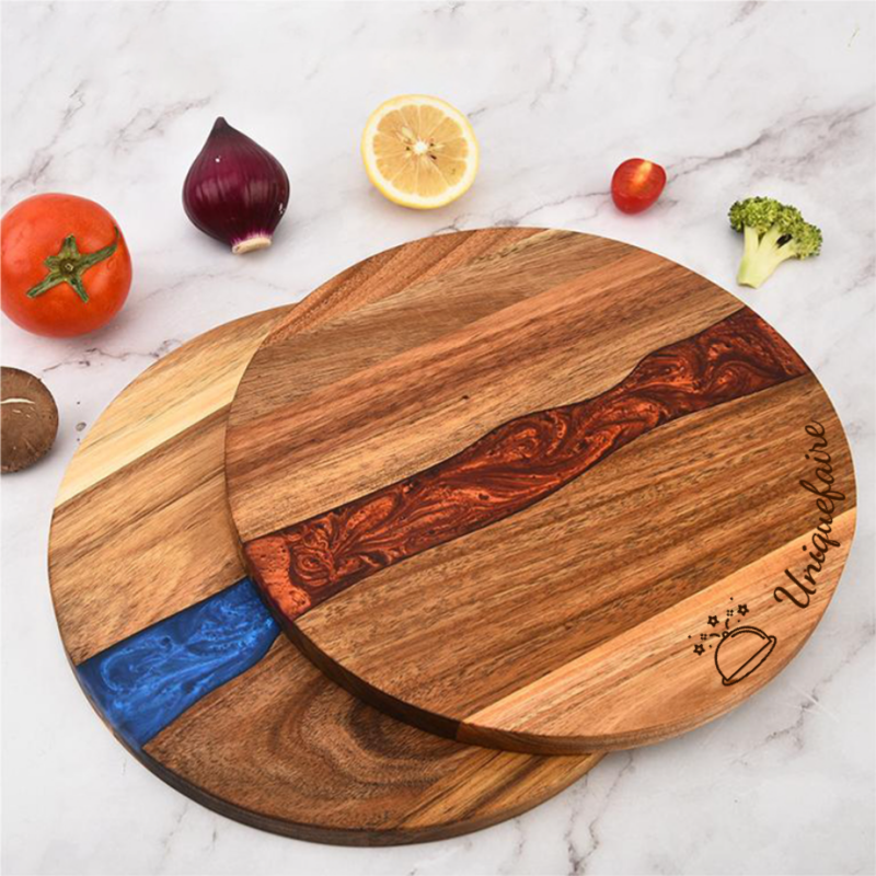 Planche à Découper Ronde en Bois d’Acacia et Résine – Plateau à Personnaliser