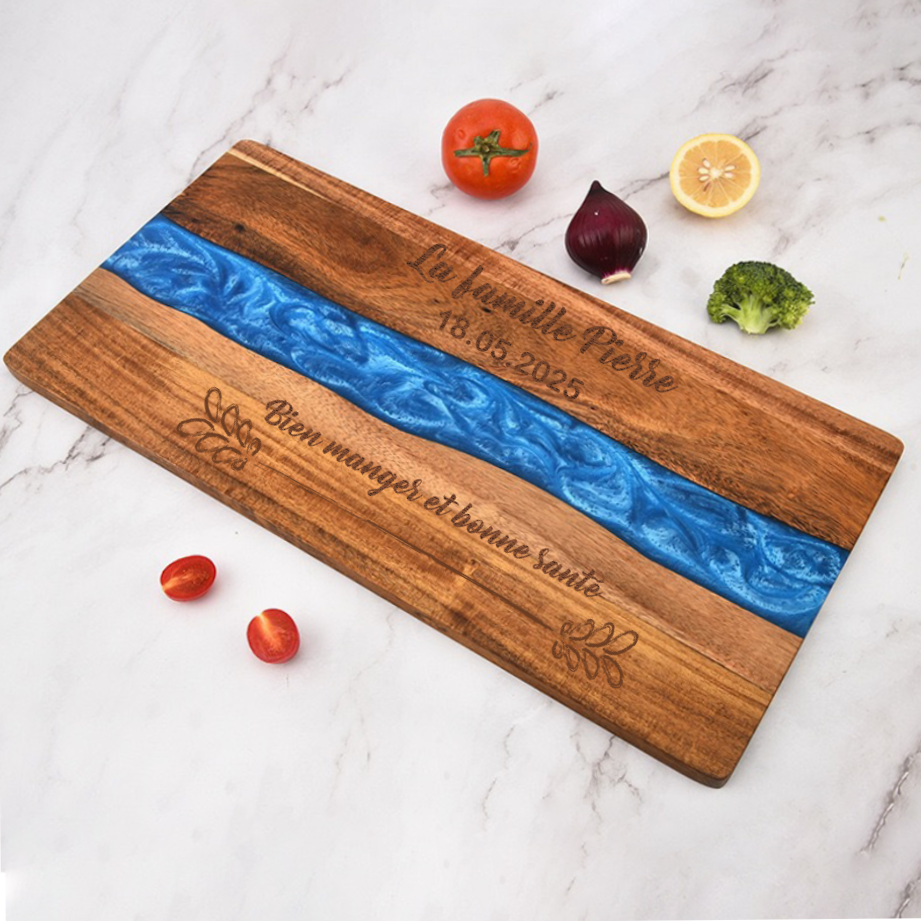 Planche à Découper Personnalisable en Bois avec Insertion en Résine